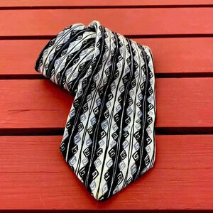 Tino Cosma lovely, 100% silk, Italian made tie in black, white and  gray